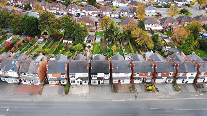 3 Bedroom Semi-detached House For Sale In Olton Road, Shirley, Solihull, West Midlands, B90