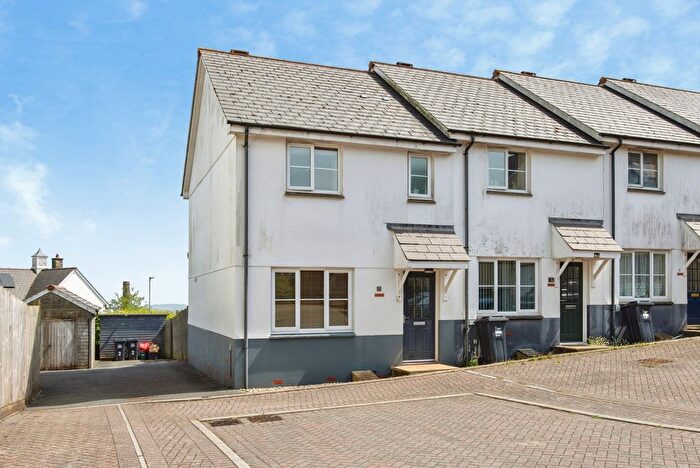3 Bedroom End Of Terrace House For Sale In Pendilly Drive, St. Austell, Cornwall, PL25