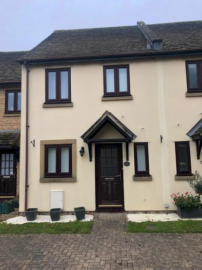 2 Bedroom Property To Rent In Coxwell Gardens, Faringdon, SN7