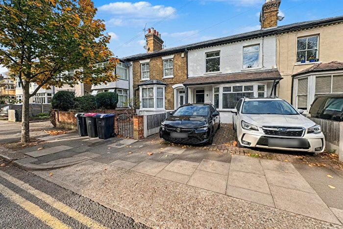 2 Bedroom Apartment To Rent In Cambridge Road, Southend On Sea, Essex, SS1