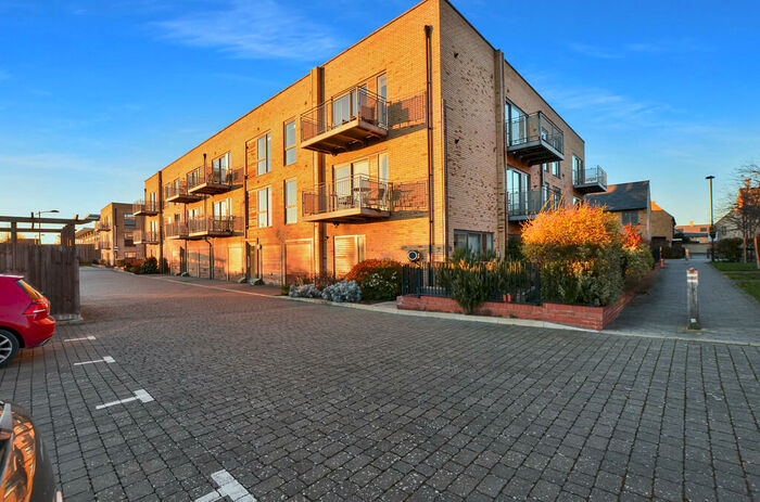 2 Bedroom Apartment To Rent In Spring Drive, Trumpington, CB2