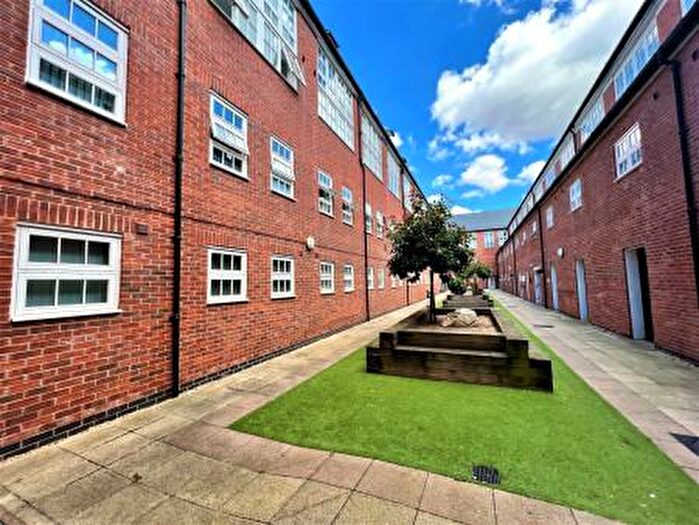 1 Bedroom Private Hall To Rent In Tudor Road, Leicester, LE3