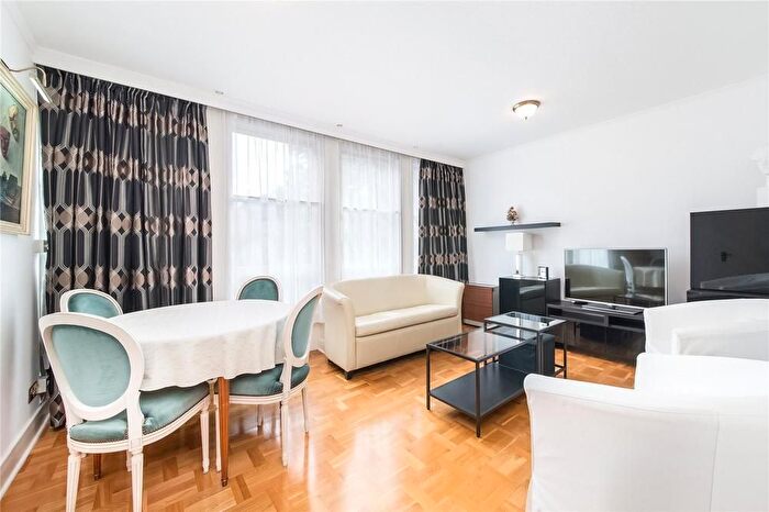 2 Bedroom Flat To Rent In Cambridge Square, Paddington, London, W2