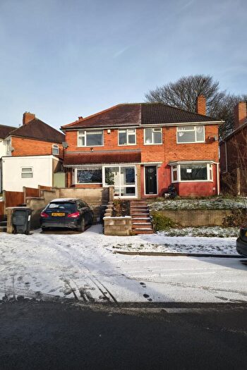 3 Bedroom Semi Detached House To Rent In Beeches Road, Birmingham, B42