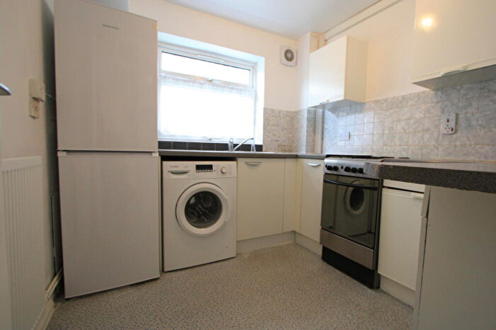 1 Bedroom Flat To Rent In Frances Court, Lancaster Road, South Norwood, Croydon, London, SE25