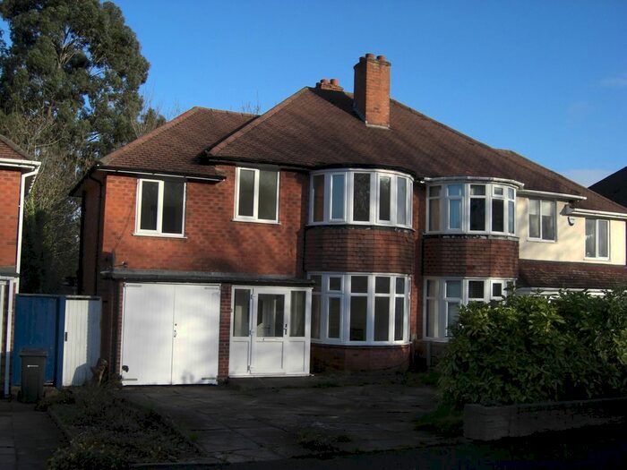 4 Bedroom Detached House To Rent In Oakwood Road, Sutton Coldfield B73