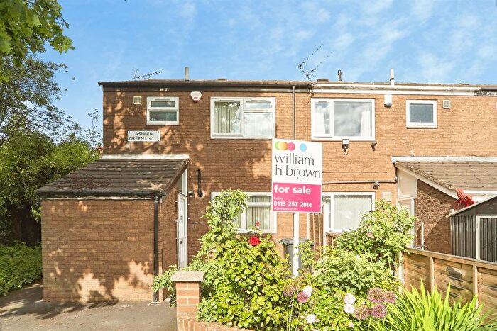 3 Bedroom End Of Terrace House For Sale In Ashlea Green, Leeds, LS13