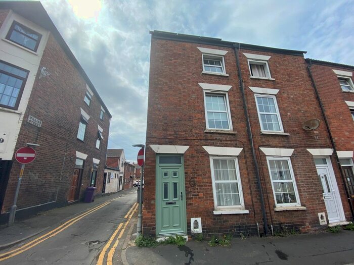 3 Bedroom Terraced House To Rent In Commercial Road, Grantham, NG31