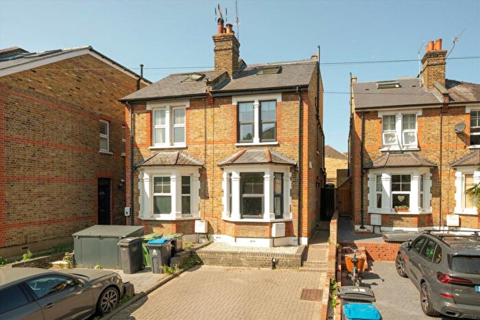 4 Bedroom House For Sale In The Bittoms, Kingston Upon Thames, KT1