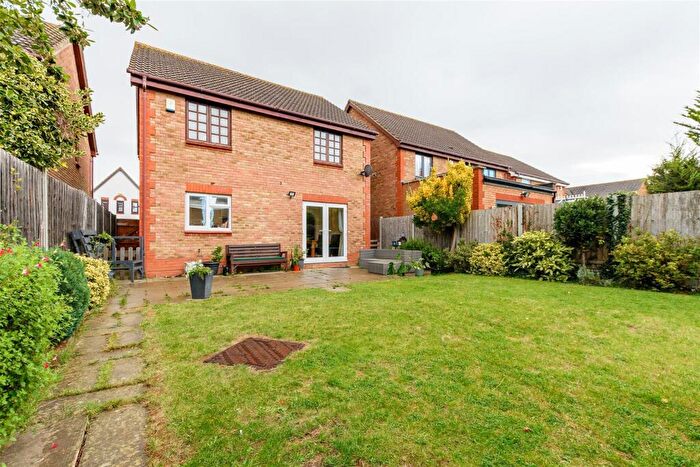 4 Bedroom Detached House For Sale In Redding Close, Dartford, Kent, DA2