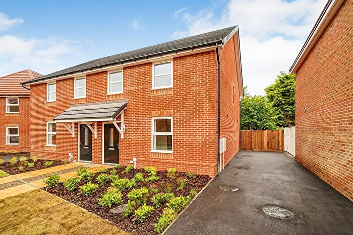 3 Bedroom Semi-Detached House To Rent In Bedroom Semi Detached House In Dragon Way Sturry, CT2