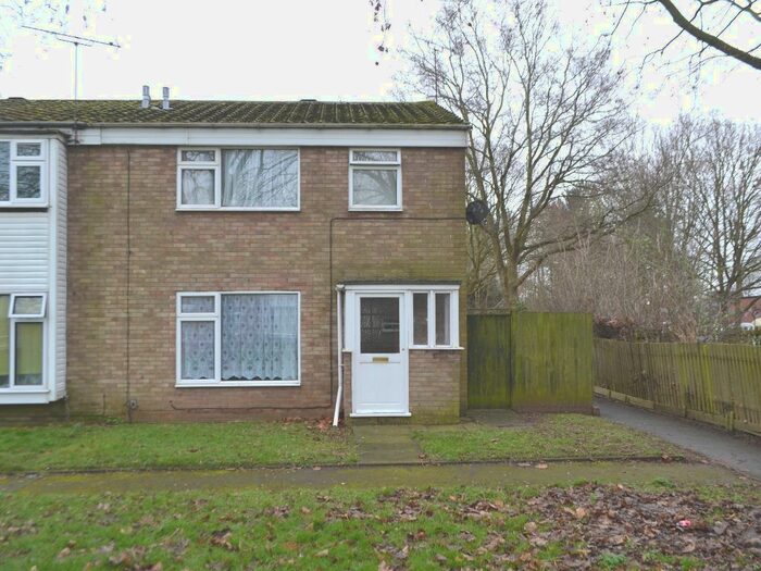 3 Bedroom Semi-Detached House To Rent In Foxdale Walk, Leamington Spa, CV31