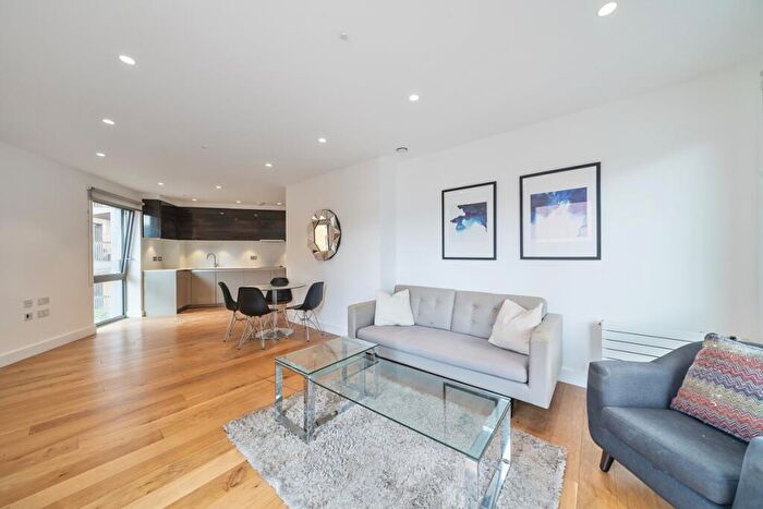 2 Bedroom Apartment To Rent In Rathbone Market London, E16