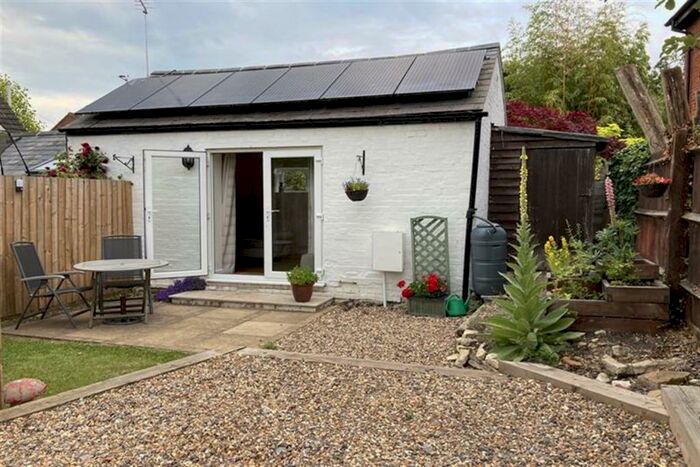 1 Bedroom Detached House To Rent In A High Street, Deanshanger, MK19