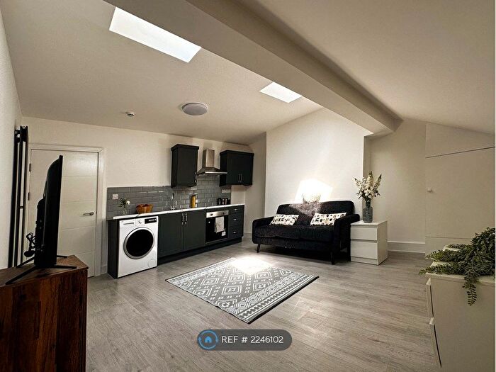 2 Bedroom Flat To Rent In Fairfield, Liverpool, L6