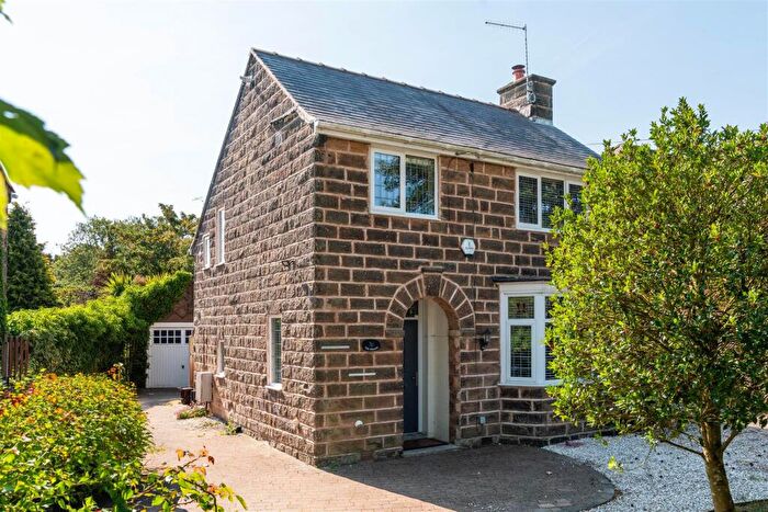 3 Bedroom Detached House For Sale In Cutthorpe Road, Cutthorpe, Chesterfield, S42