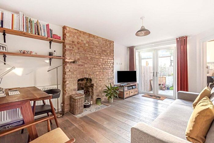 1 Bedroom Maisonette To Rent In Wolsey Grove, Esher, Surrey, KT10