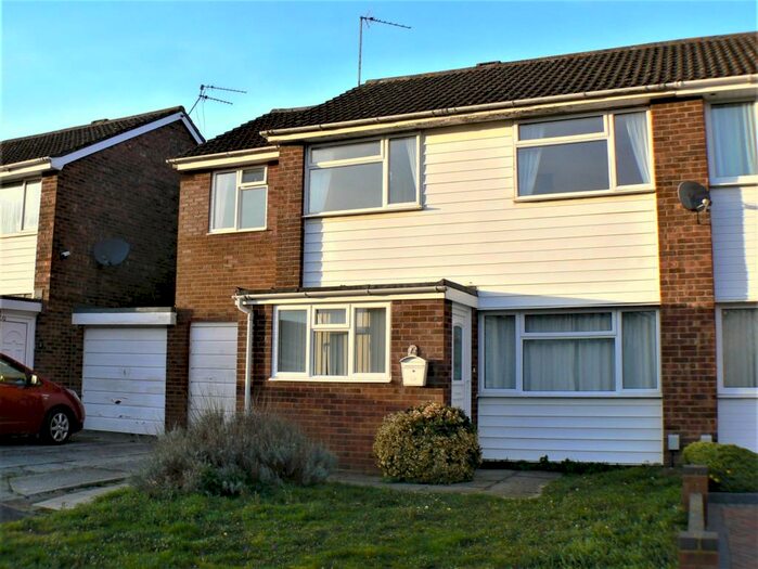 4 Bedroom Semi-Detached House To Rent In Roche Close, Liden, SN3