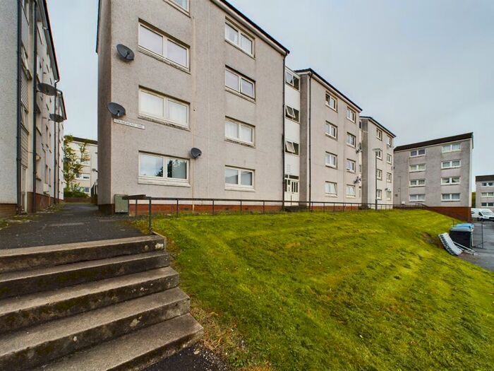 2 Bedroom Flat To Rent In Craighead Way, Barrhead, G78