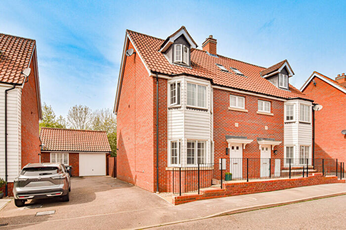 4 Bedroom Semi Detached House For Sale In Perry Road, Flitch Green, CM6