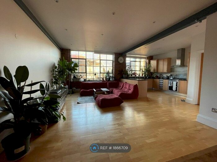 1 Bedroom Flat To Rent In Shepherdess Place, London, N1