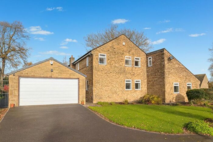 5 Bedroom Detached House For Sale In Lower Lane, Little Gomersal, Cleckheaton, West Yorkshire, BD19