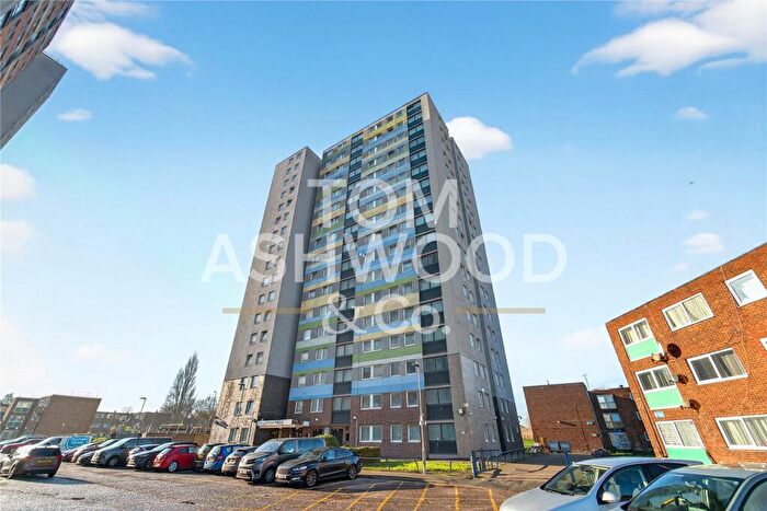 3 Bedroom Apartment For Sale In Mersea House, Harts Lane, Barking, IG11