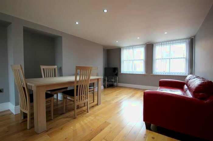 2 Bedroom Apartment To Rent In Baker Street, Hull, HU2
