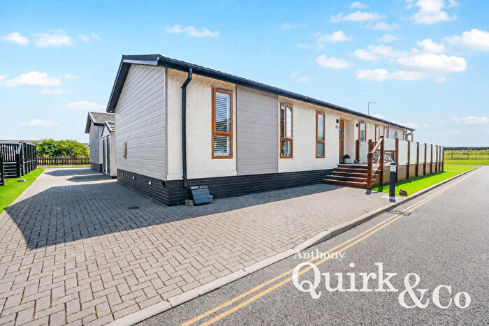 2 Bedroom Park Home For Sale In Beach Walk Road, Canvey Island, SS8