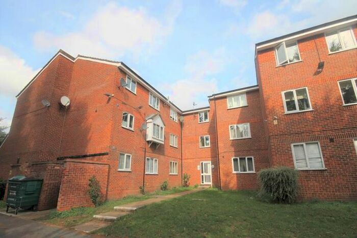 1 Bedroom Flat To Rent In Yunus Khan Close, London, E17