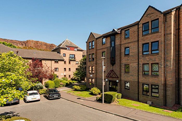 2 Bedroom Flat For Sale In / Parkside Terrace, Edinburgh, EH16