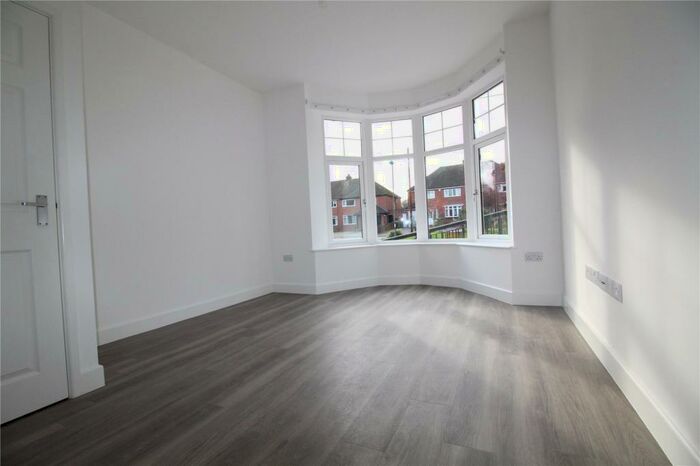 2 Bedroom Flat To Rent In Birmingham Road, Alvechurch, Birmingham, Worcestershire, B48