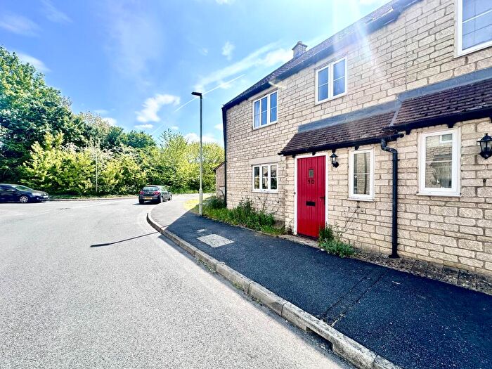 2 Bedroom House To Rent In Woodrush Gardens, Carterton, OX18