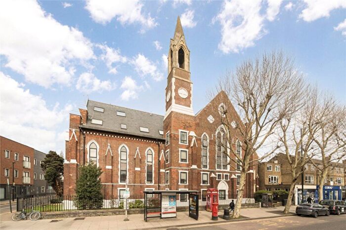 1 Bedroom Flat For Sale In St. James Court, Bethnal Green Road, London, E2