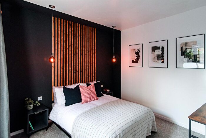 2 Bedroom Flat For Sale In Holgate Road, York, YO24