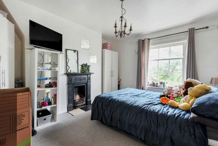 2 Bedroom Flat To Rent In Shooters Hill Road, London, SE3