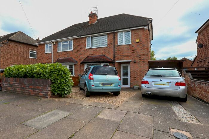 3 Bedroom Semi-Detached House To Rent In Verdale Avenue, Leicester, LE4