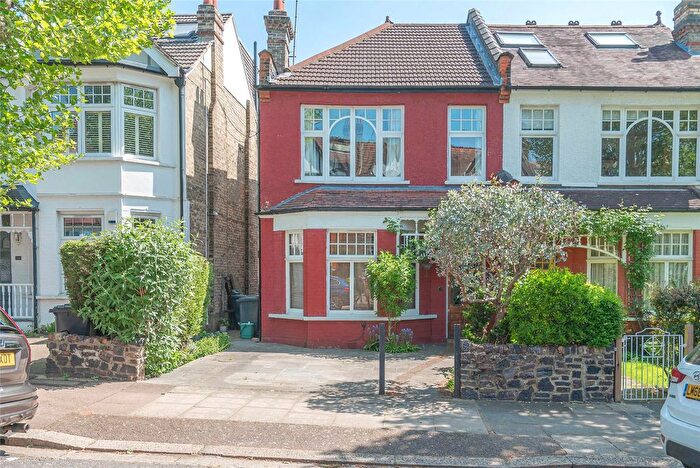 4 Bedroom Semi-detached House For Sale In Redston Road, London, N8