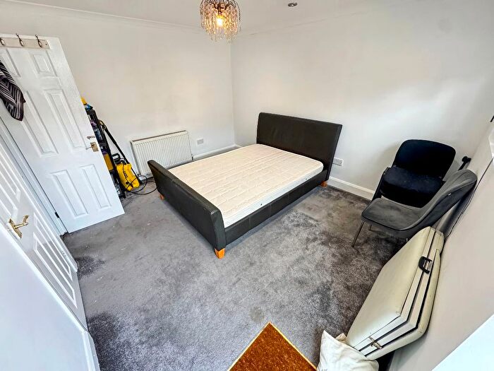 Studio To Rent In Ash Grove, Heston, TW5