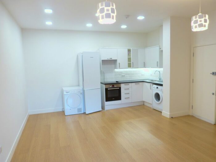2 Bedroom Flat To Rent In Helenslea Avenue, London, NW11