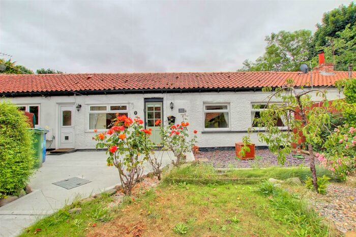 2 Bedroom House To Rent In Tawny Hoots Cottage, Middle Lane, Seaton, HU11