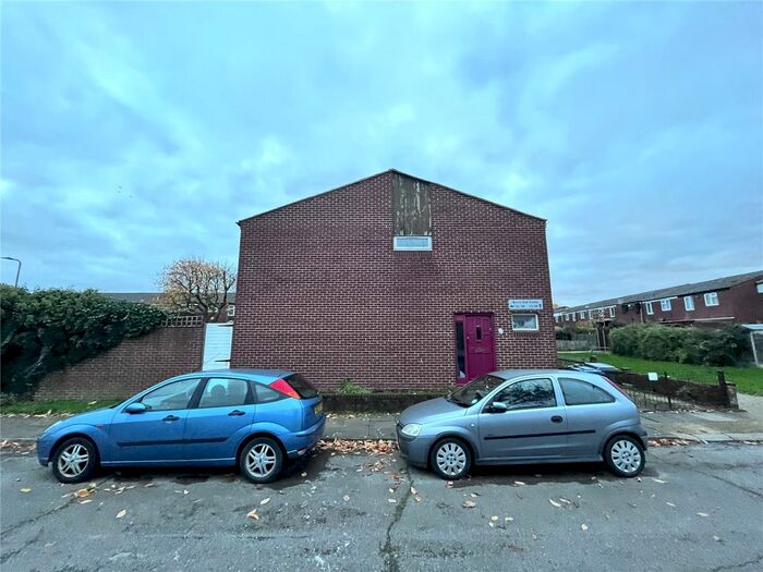 2 Bedroom Maisonette To Rent In Burnt Oak Fields, Edgware, HA8