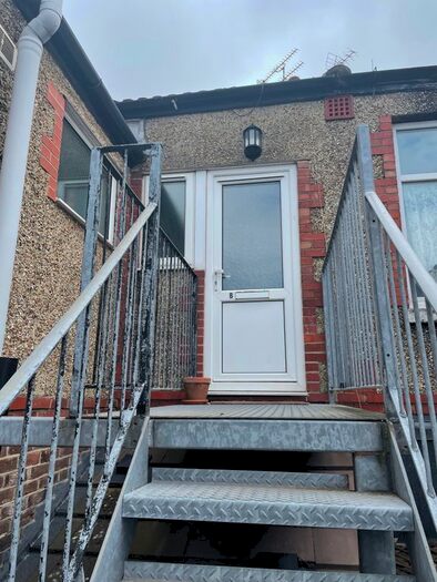 1 Bedroom Flat To Rent In Copnor Road, Portsmouth, PO3