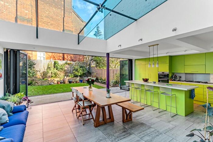 5 Bedroom House For Sale In Highgate Hill, Highgate, N6