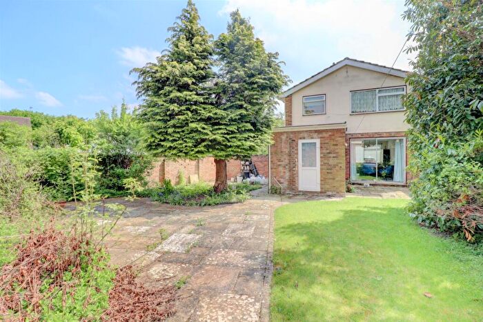 3 Bedroom Detached House For Sale In The Greenway, Penn, High Wycombe, Buckinghamshire, HP10