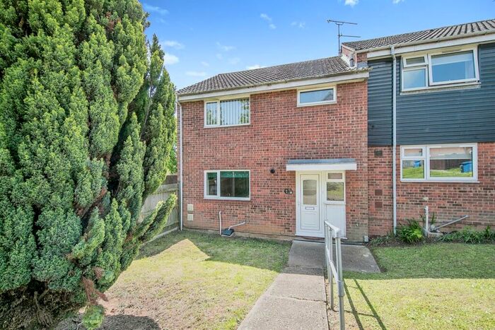 3 Bedroom End Of Terrace House For Sale In Canterbury Close, Ipswich, IP2