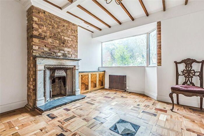 4 Bedroom Semi-Detached House To Rent In Beechwood Close, Ascot, Berkshire, SL5