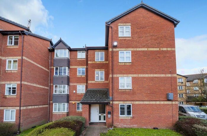1 Bedroom Apartment To Rent In Stubbs Drive, London, SE16
