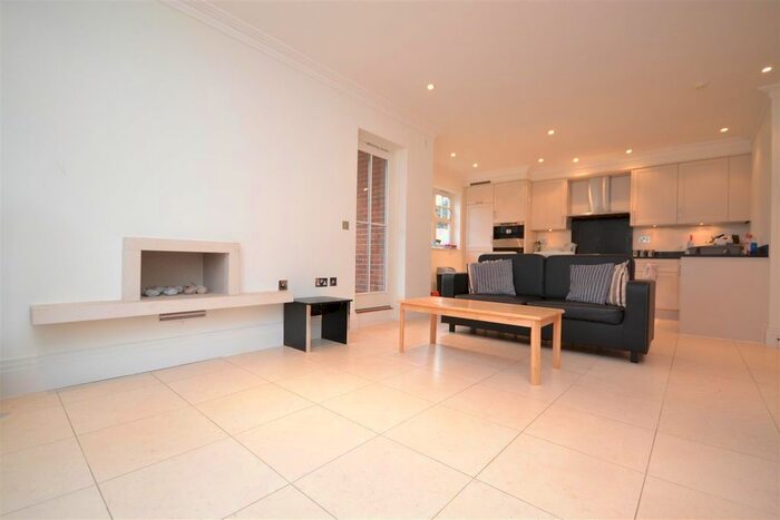 2 Bedroom Flat To Rent In Chalmers Way, Twickenham, TW1