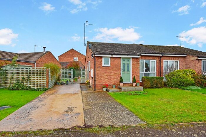 2 Bedroom Semi-Detached Bungalow For Sale In Hampton Drive, Kings Sutton, Banbury, OX17